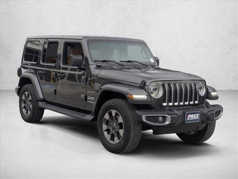 Used 2018 Jeep Wrangler Unlimited Sahara image 3