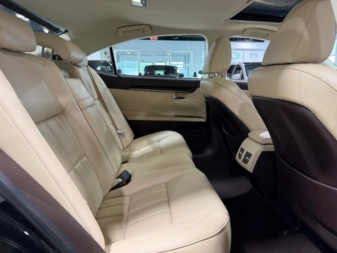 Used 2016 Lexus ES 350 w/ Luxury Package w/Wood Trim FWD image 25