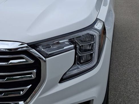 Used 2024 GMC Terrain SLT AWD/4WD image 11