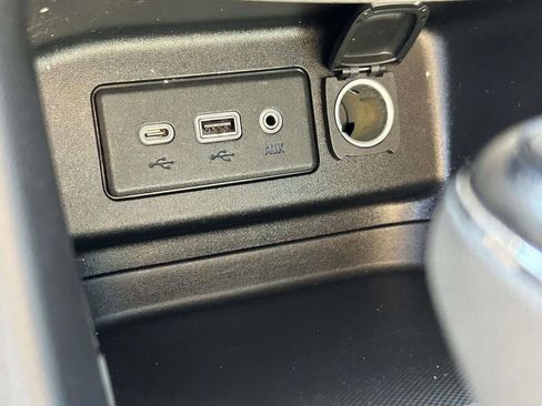 Used 2020 Chevrolet Equinox LS image 26