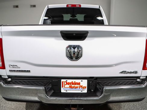 Used 2023 RAM 2500 Big Horn w/ Cold Weather Group AWD/4WD image 8