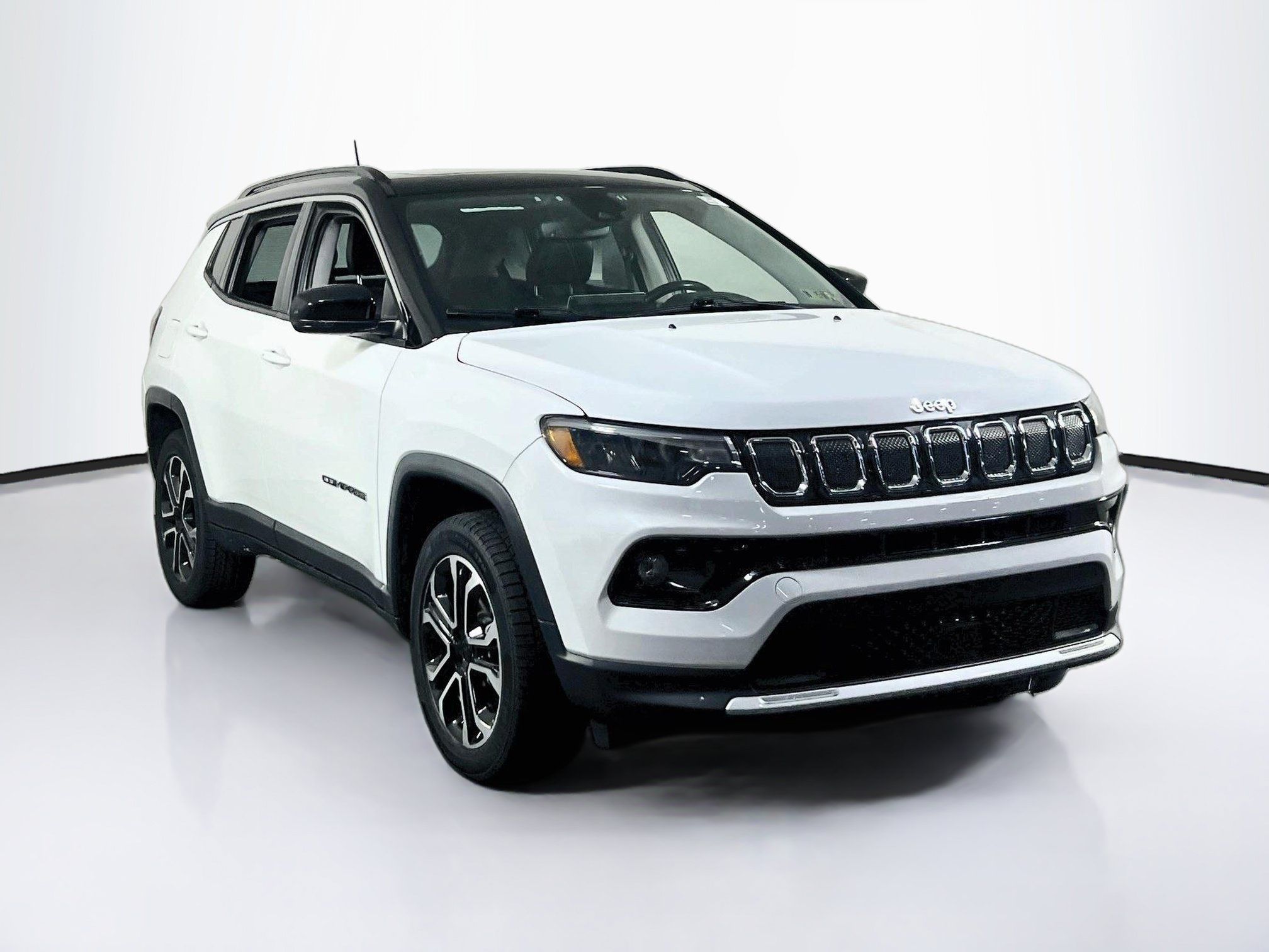 Used 2022 Jeep Compass Limited w/ Sun and Sound Group AWD/4WD image 3