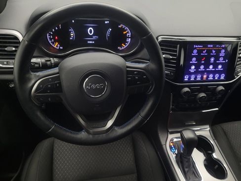 Used 2019 Jeep Grand Cherokee Laredo image 22