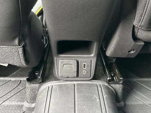 Used 2025 Chevrolet TrailBlazer ACTIV w/ Convenience Package AWD/4WD image 23