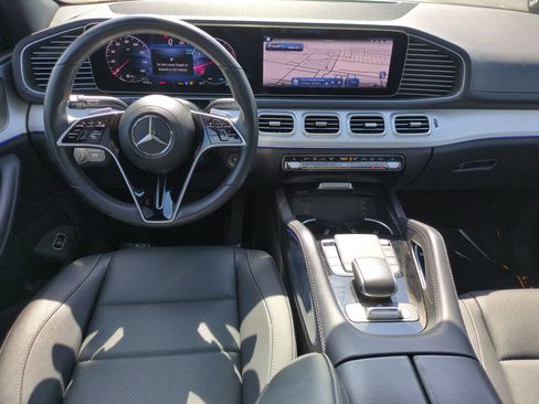 Used 2025 Mercedes-Benz GLS 450 4MATIC image 29