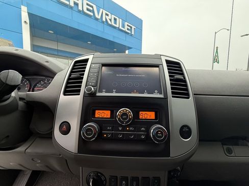 Used 2020 Nissan Frontier SV w/ Midnight Edition Floor Mats image 15