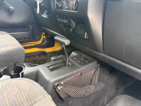 Used 2004 Jeep Wrangler 4WD image 42