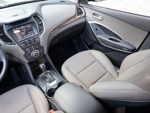 Used 2017 Hyundai Santa Fe Sport image 18