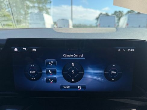 Used 2025 Mercedes-Benz GLA 250 4MATIC image 22