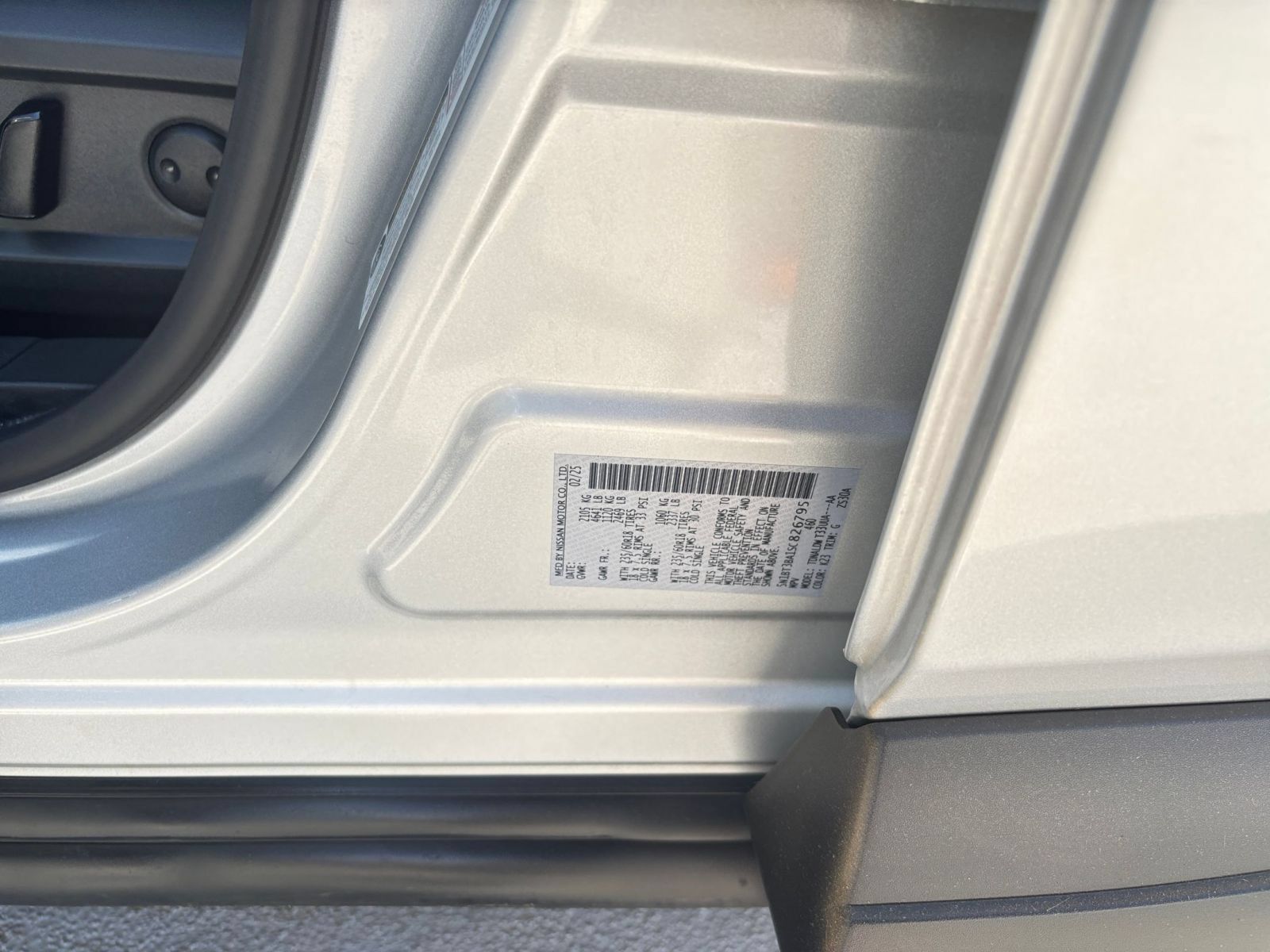 Used 2025 Nissan Rogue SV FWD image 30