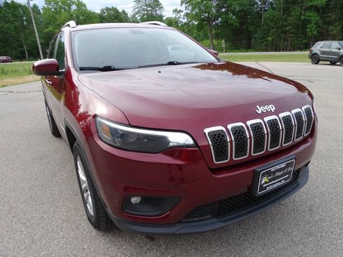 Used 2019 Jeep Cherokee 4WD Latitude image 2