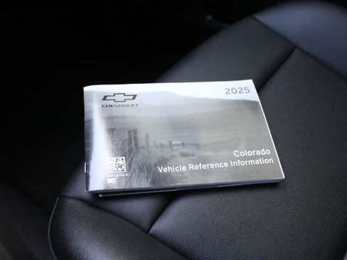 Used 2025 Chevrolet Colorado LT w/ LT Convenience Package RWD image 32