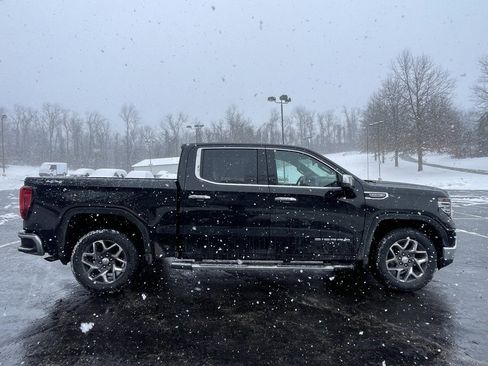 Certified 2022 GMC Sierra 1500 SLT w/ SLT Convenience Package image 2