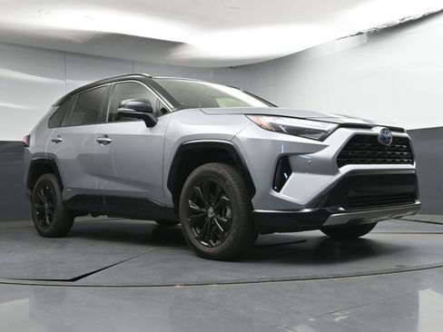 Used 2024 Toyota RAV4 XSE AWD/4WD image 24