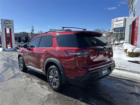 Used 2024 Nissan Pathfinder SV w/ Black Appearance Package image 6