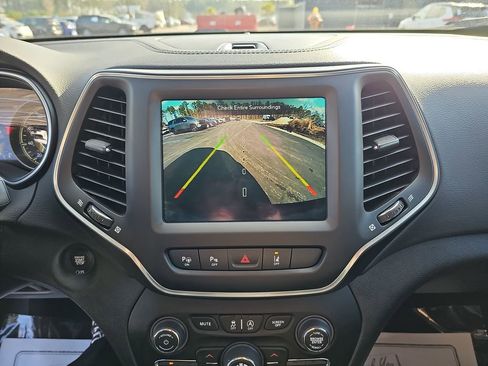 Used 2023 Jeep Cherokee Altitude Lux image 27