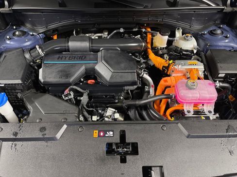 Certified 2025 Hyundai Santa Fe Limited image 9