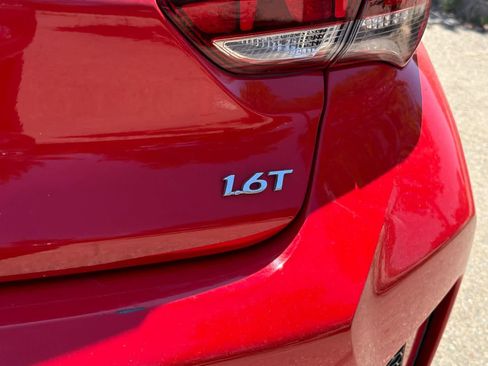 Used 2019 Hyundai Veloster Turbo FWD image 6