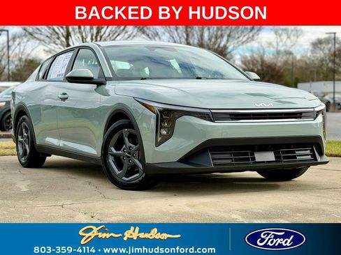 Used 2025 Kia K4 image 1