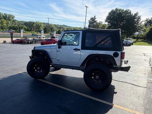 Used 2014 Jeep Wrangler Sport AWD/4WD image 6