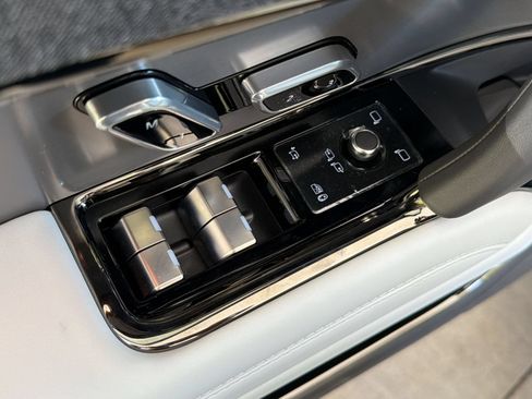 New 2026 Land Rover Range Rover Sport SE AWD/4WD image 12