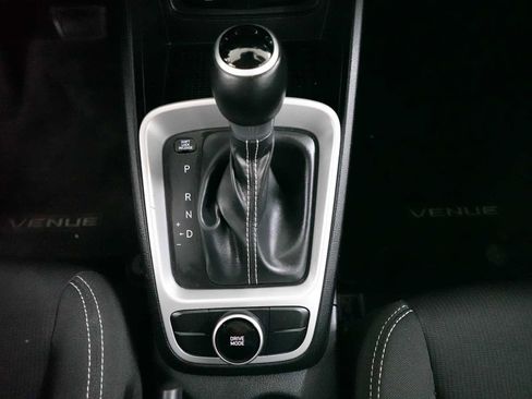 Used 2023 Hyundai Venue SEL image 23