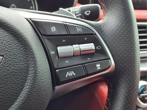 Used 2022 Genesis G70 3.3T Launch Edition RWD image 22