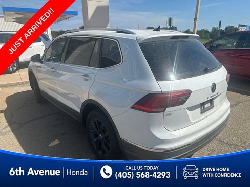 Used 2024 Volkswagen Tiguan SE FWD image 2