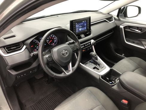 Used 2022 Toyota RAV4 XLE w/ Convenience Package image 13
