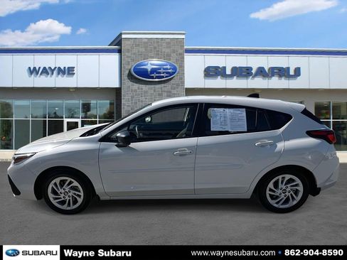 Certified 2025 Subaru Impreza 2.0i image 5