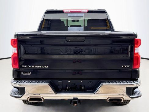 Used 2022 Chevrolet Silverado 1500 LTZ w/ LTZ Convenience Package II AWD/4WD image 5