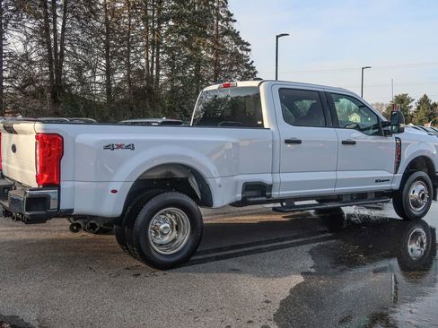Used 2024 Ford F350 XLT image 10