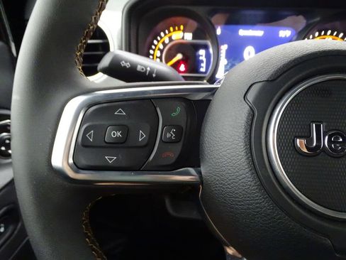 Used 2024 Jeep Wrangler Sahara image 23