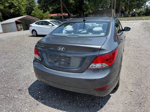 Used 2012 Hyundai Accent GLS FWD image 17