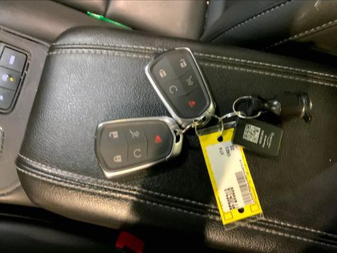 Used 2023 Cadillac XT4 Premium Luxury image 15