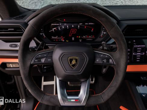Used 2025 Lamborghini Urus SE image 26