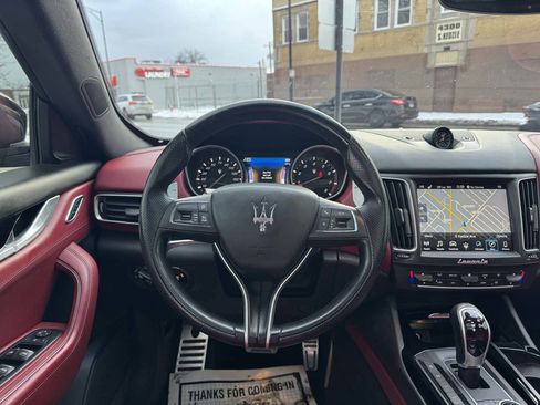 Used 2017 Maserati Levante image 12