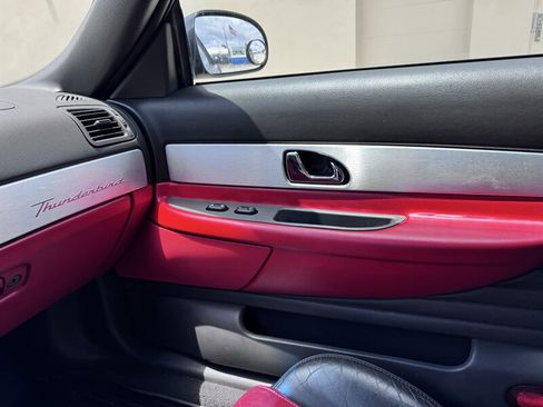 Used 2002 Ford Thunderbird RWD image 9