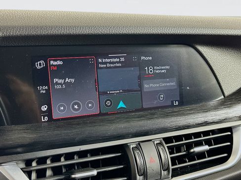 Used 2023 Alfa Romeo Stelvio Sprint image 21