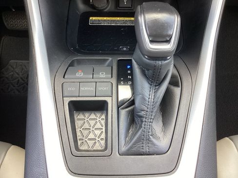 Used 2021 Toyota RAV4 XLE Premium FWD image 26