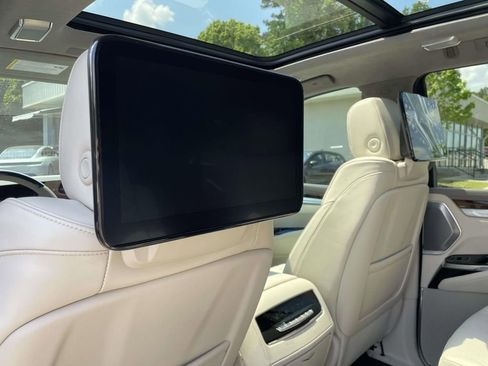 New 2026 Cadillac Escalade Platinum Sport AWD/4WD image 13
