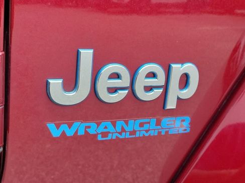 Used 2021 Jeep Wrangler Unlimited Sahara AWD/4WD image 8