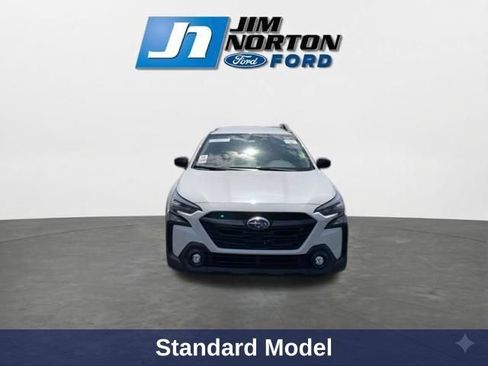 Used 2024 Subaru Outback Premium AWD/4WD image 3