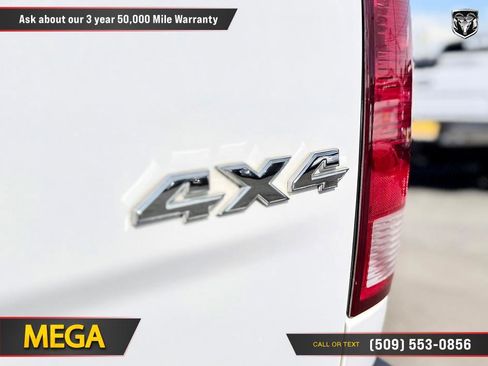 Used 2017 RAM 1500 4x4 Crew Cab image 27