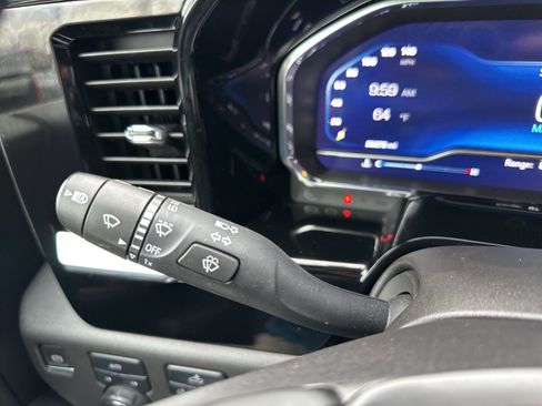 Used 2023 Chevrolet Silverado 1500 LT image 32