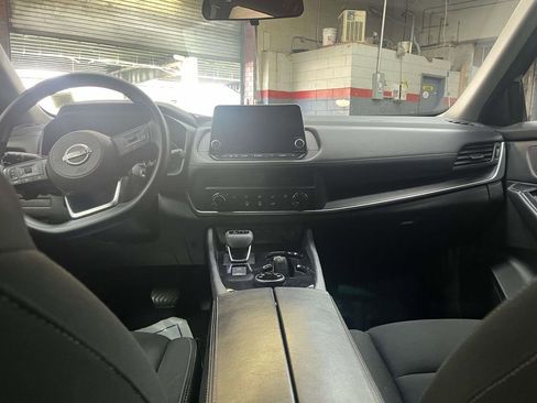 Used 2023 Nissan Rogue S AWD/4WD image 14