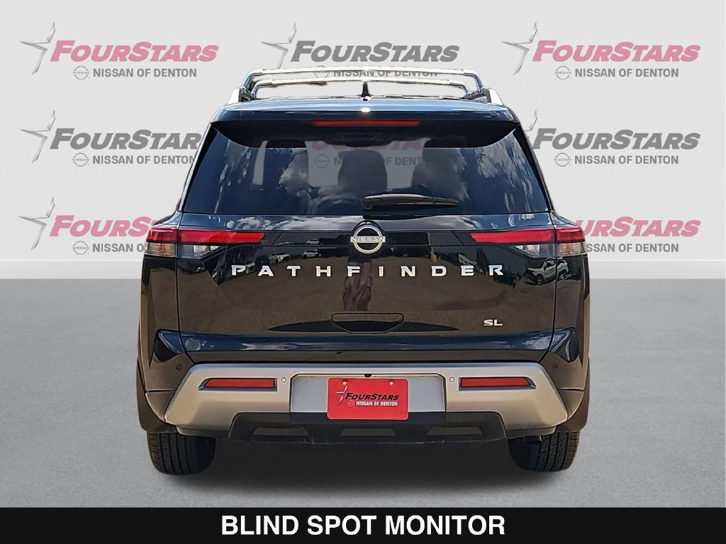 Used 2025 Nissan Pathfinder SL FWD image 5