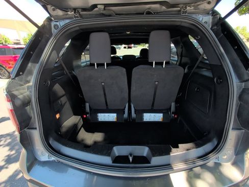 Used 2017 Ford Explorer XLT AWD/4WD image 13