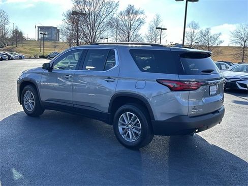 Used 2024 Chevrolet Traverse LT image 6