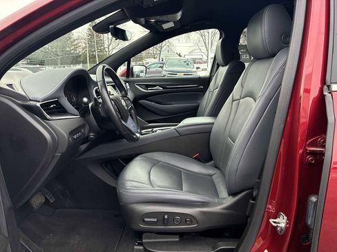 Used 2024 Buick Enclave Premium image 19